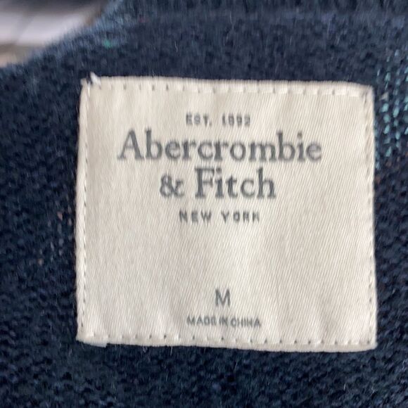 Abercrombie & Fitch sweater - Picture 9 of 10